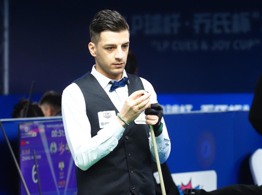 赛表现的影 赛表现的影